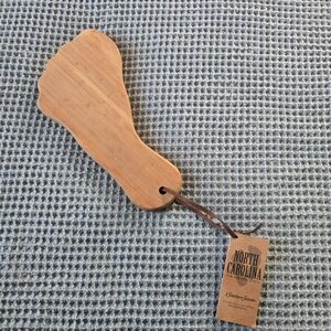 NWT A Southern Season TARHEEL Cutting Board